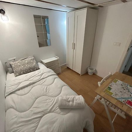 Airbhouse Private Rooms & Apartments เซบีญา ภายนอก รูปภาพ