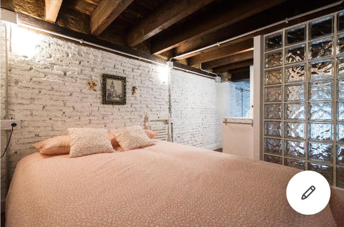 Airbhouse Private Rooms & Apartments เซบีญา ภายนอก รูปภาพ