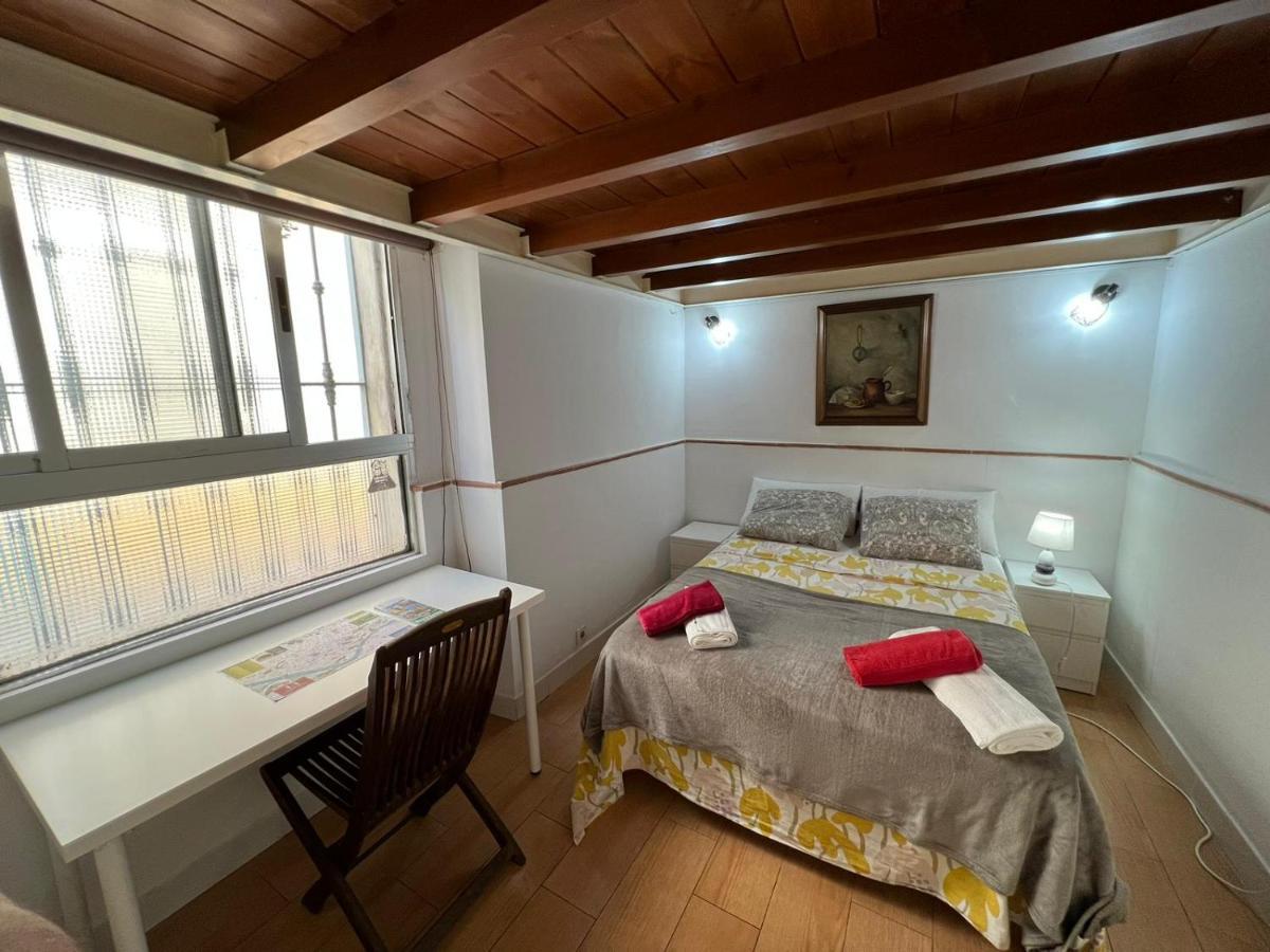 Airbhouse Private Rooms & Apartments เซบีญา ภายนอก รูปภาพ